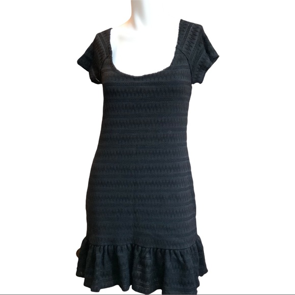FREE PEOPLE Black Knit Cap sleeve Sheath Dress With Ruffle Flounce Hem size L - Picture 4 of 12